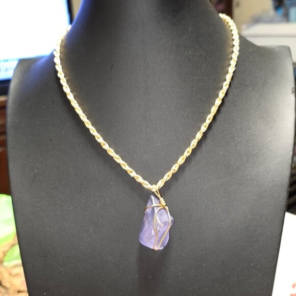 Purple Tone Resin Wired Pendant On Gold Tone Rope Chain Imagine Tag - Picture 2 of 3